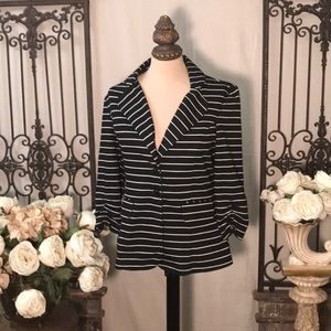 ❤️Soho Apparel striped fitted blazer